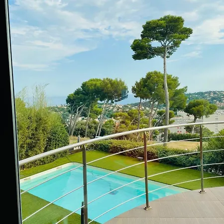 06al - Architect-designed With Pool And Sea View *