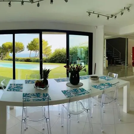 06al - Architect-designed With Pool And Sea View Vallauris