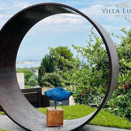 06al - Architect-designed With Pool And Sea View Vila