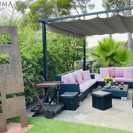 06al - Architect-designed With Pool And Sea View Vila *