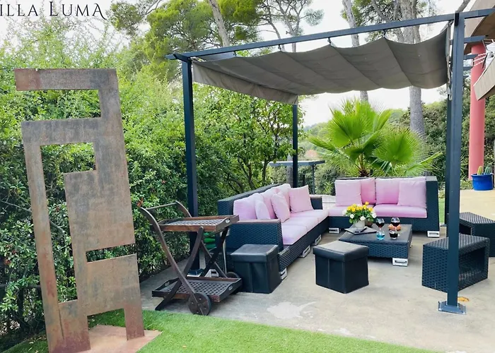 06al - Architect-designed With Pool And Sea View Villa *